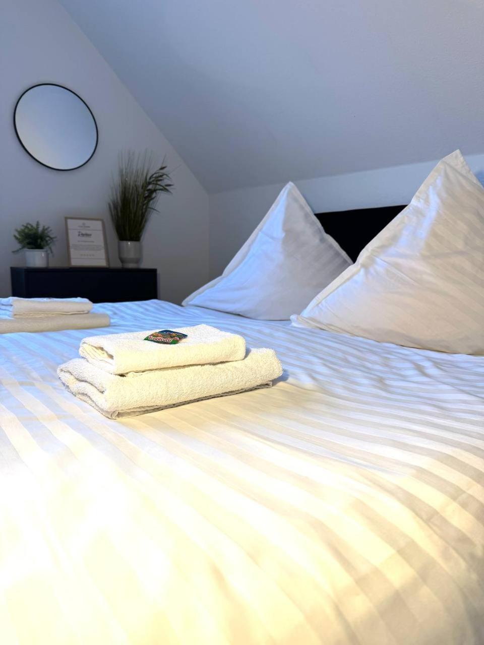 Ama Home Apartment In Hiddenhausen - Wlan, Smart-Tv - Nahe A30 & A2 - Nur 10 Min Von Herford Екстер'єр фото