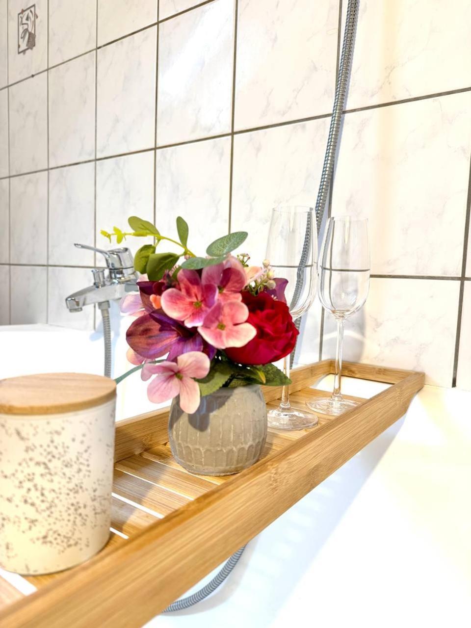 Ama Home Apartment In Hiddenhausen - Wlan, Smart-Tv - Nahe A30 & A2 - Nur 10 Min Von Herford Екстер'єр фото